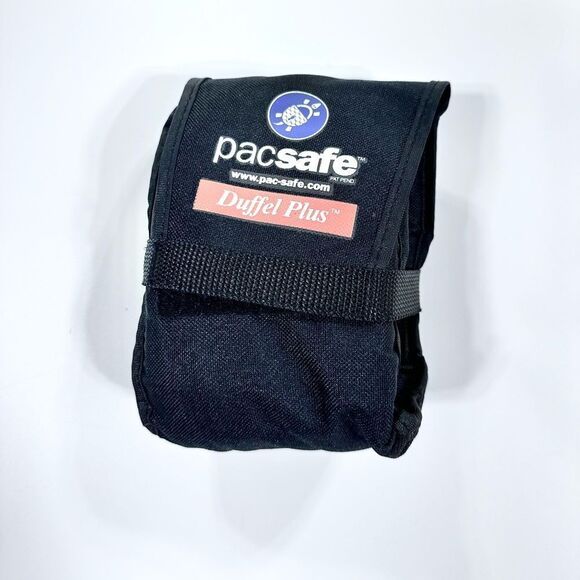 Pac Safe duffle plus luggage lock system